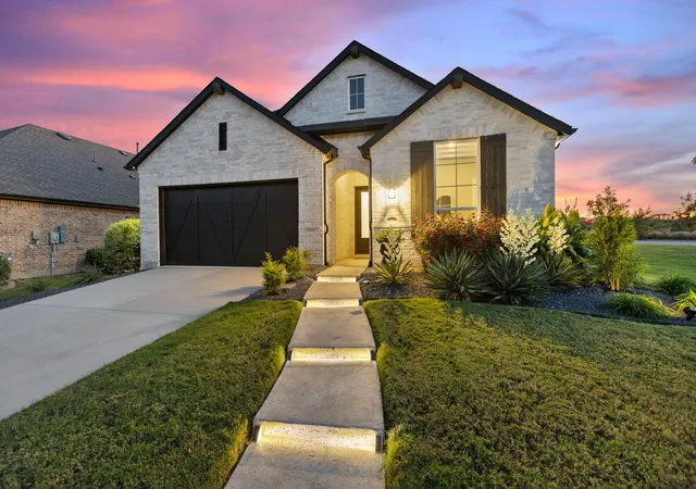 Photo 1 of Single family home for sale at 1725 Mcdougall Crk, Van Alstyne, TX 75495 | MLS# 21265235 | Listing updated on 2026-08-02