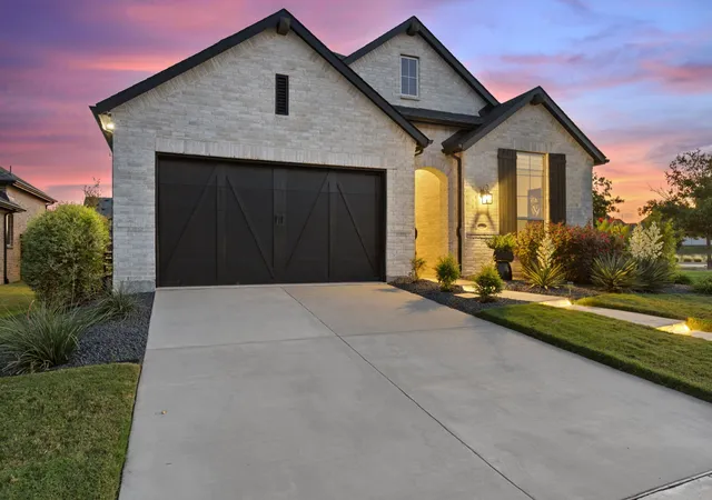 Photo 3 of Single family home for sale at 1725 Mcdougall Crk, Van Alstyne, TX 75495 | MLS# 21265235 | Listing updated on 2026-08-02