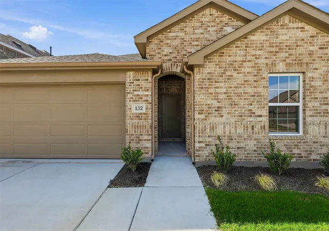 Photo 2 of Sale Pending at 132 Patrick Henry Dr, Venus, TX 76084 | MLS# 21264307 | Listing updated on 2026-09-09