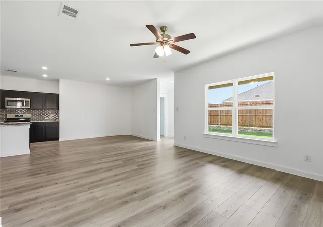 Photo 3 of Sale Pending at 132 Patrick Henry Dr, Venus, TX 76084 | MLS# 21264307 | Listing updated on 2026-09-09