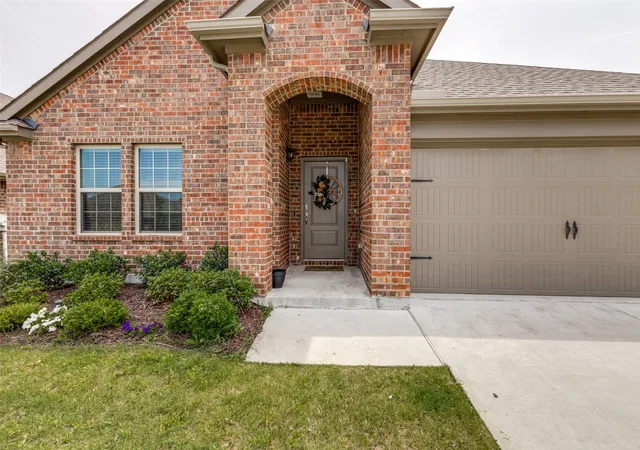 Photo 2 of Sale Pending at 756 Daybreak Ln, Lavon, TX 75166 | MLS# 21265355 | Listing updated on 2026-07-31