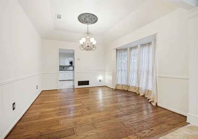 Photo 3 of Single family home for sale at 9 Stillwaters Dr, Rockwall, TX 75032 | MLS# 21264436 | Listing updated on 2026-09-14