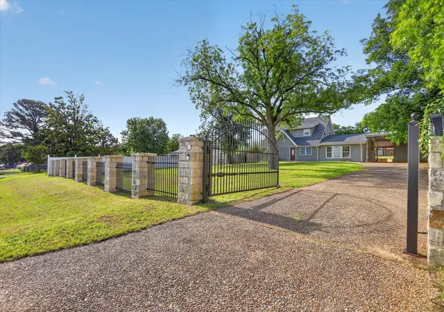 Photo 2 of Single family home for sale at 12410 Deeds Ct, Azle, TX 76020 | MLS# 21262329 | Listing updated on 2026-09-11