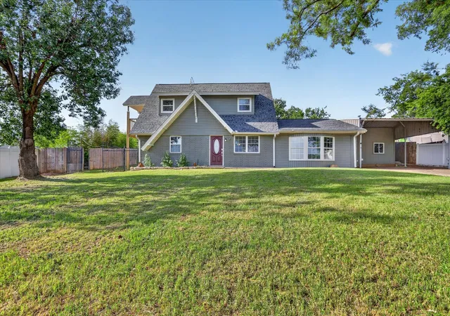 Photo 3 of Single family home for sale at 12410 Deeds Ct, Azle, TX 76020 | MLS# 21262329 | Listing updated on 2026-10-02