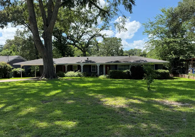 Photo 1 of Single family home for sale at 924 Poleman Rd, Shreveport, LA 71107 | MLS# 21252572 | Listing updated on 2026-09-08