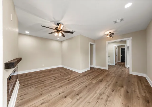 Photo 3 of Sale Pending at 1909 Columbia St, Waco, TX 76711 | MLS# 21265454 | Listing updated on 2026-09-28