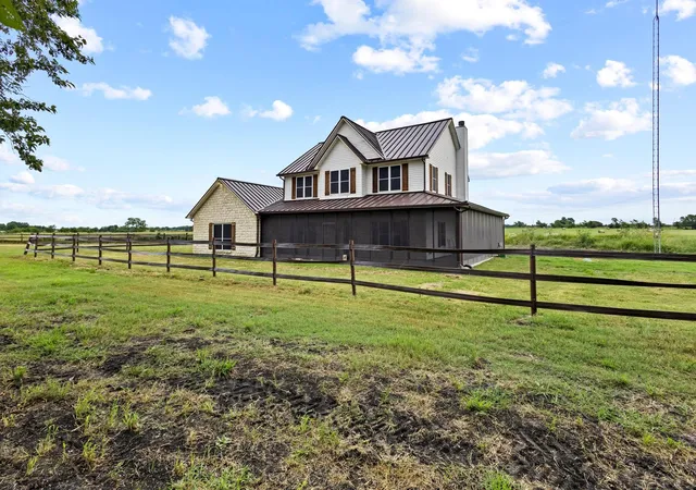 Photo 3 of Single family home for sale at 2972 County Road 4826, Wolfe City, TX 75496 | MLS# 21265476 | Listing updated on 2026-09-10
