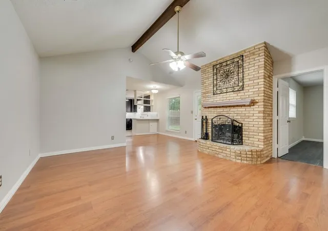 Photo 2 of Single family home for sale at 809 Buffalo Dr, Arlington, TX 76013 | MLS# 21262620 | Listing updated on 2026-09-10