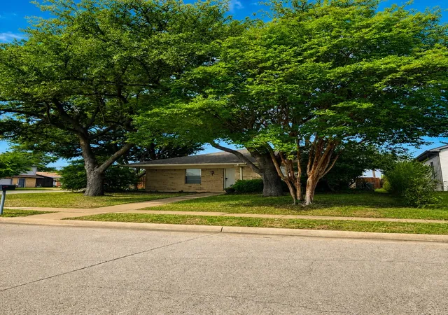 Photo 3 of Single family home for sale at 11103 Odette Ave, Dallas, TX 75228 | MLS# 21265485 | Listing updated on 2026-08-01