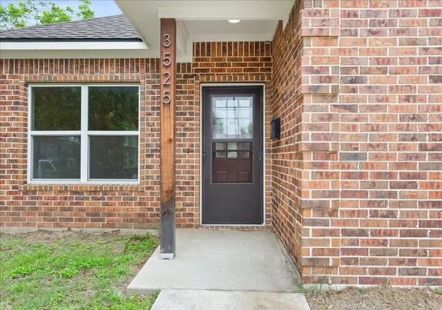 Photo 3 of Sale Pending at 3525 N 24th St, Waco, TX 76708 | MLS# 21264681 | Listing updated on 2026-10-01