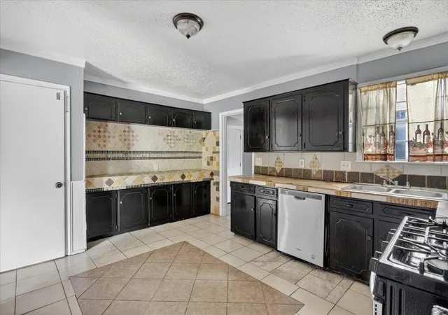 Photo 3 of Single family home for sale at 8752 Woodcastle Dr, Dallas, TX 75217 | MLS# 21265517 | Listing updated on 2026-09-15