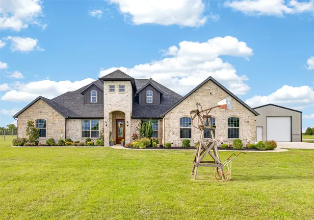Photo 2 of Single family home for sale at 1705 S Fm 1752, Savoy, TX 75479 | MLS# 21265588 | Listing updated on 2026-09-10