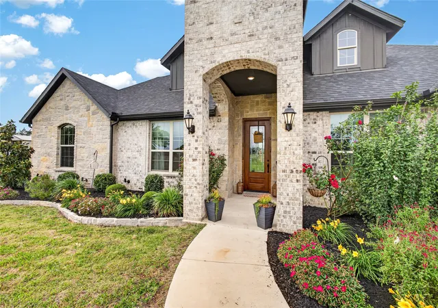 Photo 3 of Single family home for sale at 1705 S Fm 1752, Savoy, TX 75479 | MLS# 21265588 | Listing updated on 2026-10-03