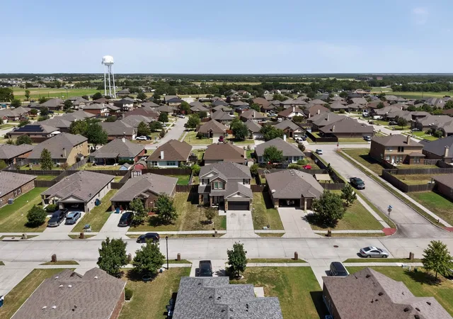 Photo 3 of Single family home for sale at 502 Hawthorn Dr, Nevada, TX 75173 | MLS# 21265639 | Listing updated on 2026-10-07