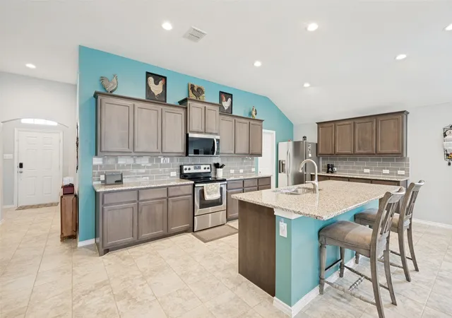 Photo 2 of Single family home for sale at 3905 Bridle Path Ln, Sanger, TX 76266 | MLS# 21265825 | Listing updated on 2026-09-24