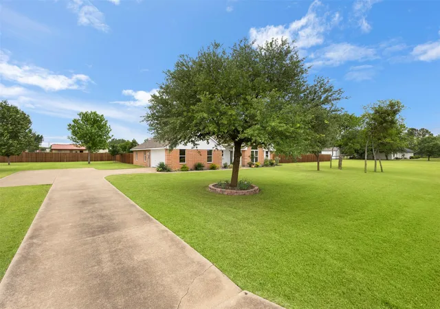 Photo 3 of Single family home for sale at 123 Catawba Rd, Waxahachie, TX 75165 | MLS# 21264826 | Listing updated on 2026-09-11