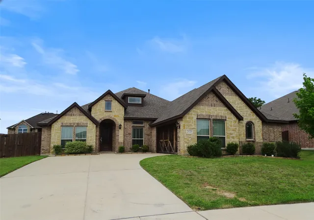 Photo 1 of Single family home for sale at 2125 Flora Ln, De Soto, TX 75115 | MLS# 21265202 | Listing updated on 2026-09-09
