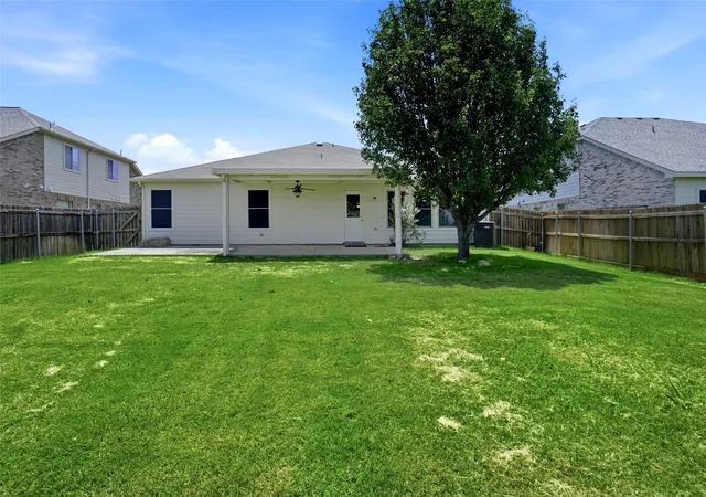 Photo 2 of Sale Pending at 209 Broken Arrow, Krum, TX 76249 | MLS# 21264755 | Listing updated on 2026-09-13