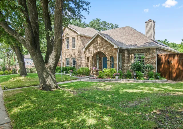 Photo 2 of Sale Pending at 801 Fall Dr, Allen, TX 75002 | MLS# 21265902 | Listing updated on 2026-09-09