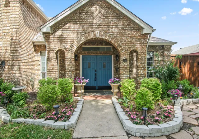 Photo 3 of Sale Pending at 801 Fall Dr, Allen, TX 75002 | MLS# 21265902 | Listing updated on 2026-09-09