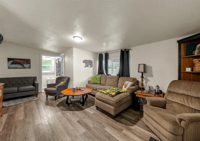 Photo 4 of Single family home for sale at 1724 S 18Th St, Waco, TX 76706 | MLS# 21262631 | Listing updated on 2026-07-29