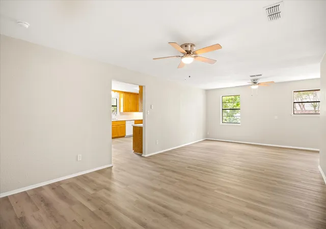 Photo 3 of Single family home for sale at 606 Nancy Dr, Glen Rose, TX 76043 | MLS# 21266146 | Listing updated on 2026-09-12