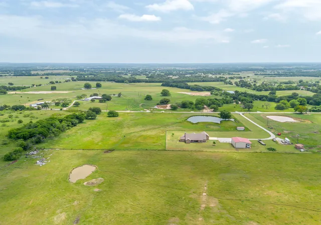Photo 4 of House for sale at 770 County Road 1346, Chico, TX 76431 | MLS# 21265370 | Listing updated on 2026-07-29