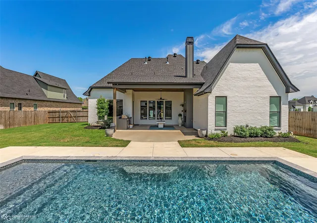 Photo 3 of Single family home for sale at 642 Caledonia Dr, Bossier City, LA 71111 | MLS# 21266808 | Listing updated on 2026-07-31