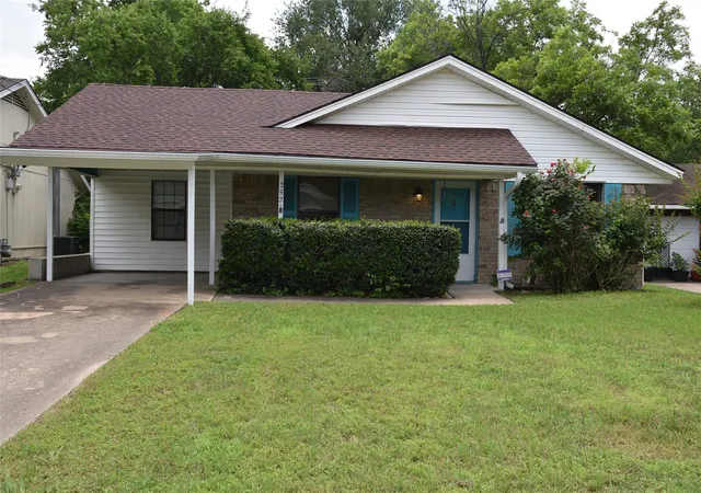 Photo 1 of Single family home for sale at 2521 W 5th Ave, Corsicana, TX 75110 | MLS# 21266468 | Listing updated on 2026-09-10