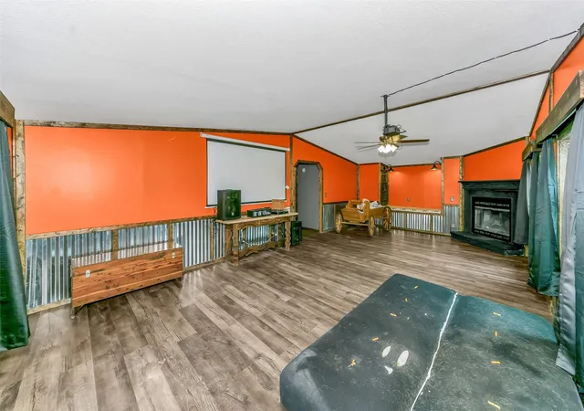 Photo 3 of Manufactured home for sale at 197 County Road 3382, Paradise, TX 76073 | MLS# 21265573 | Listing updated on 2026-09-11