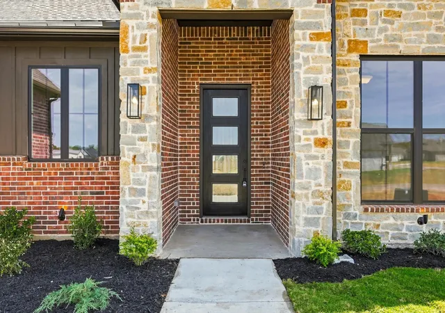 Photo 3 of Single family home for sale at 224 Stuart St, Paradise, TX 76073 | MLS# 21266920 | Listing updated on 2026-09-15