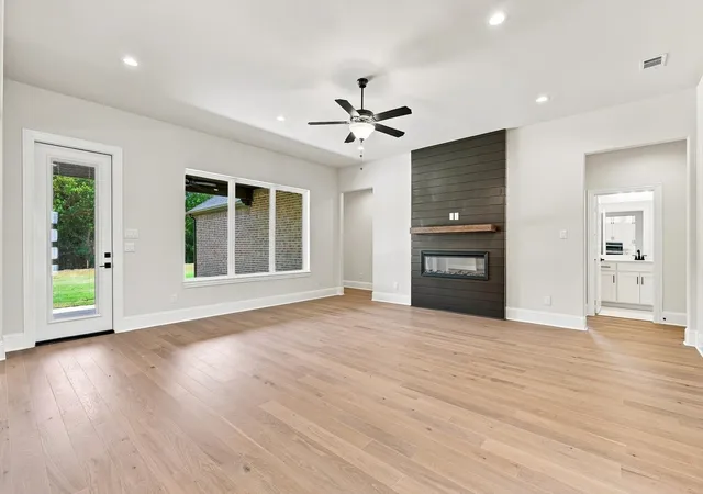 Photo 4 of Single family home for sale at 224 Stuart St, Paradise, TX 76073 | MLS# 21266920 | Listing updated on 2026-09-15