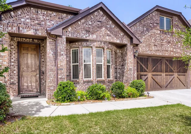 Photo 3 of Single family home for sale at 555 Svenson Ln, Lavon, TX 75166 | MLS# 21263479 | Listing updated on 2026-10-05