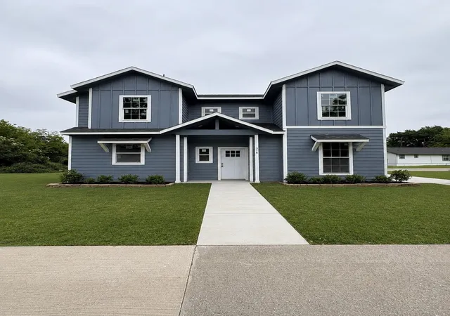 Photo 1 of Single family home for sale at 316 Henry St, Waxahachie, TX 75165 | MLS# 21267180 | Listing updated on 2026-07-30