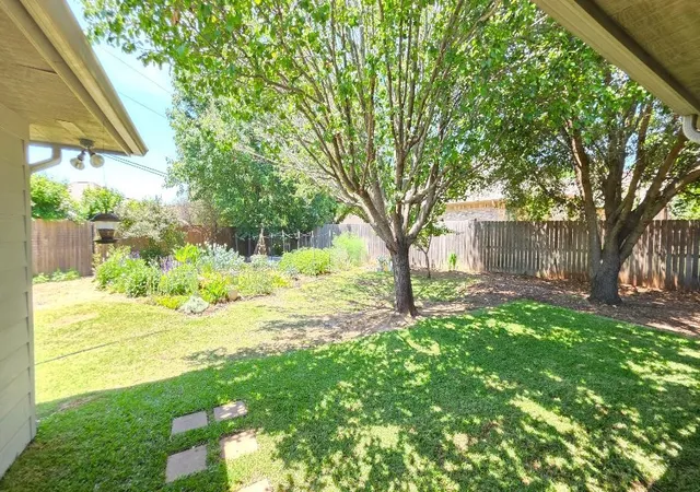 Photo 2 of Single family home for sale at 5324 Mission Cir, Granbury, TX 76049 | MLS# 21266800 | Listing updated on 2026-09-29