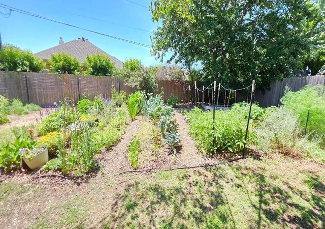 Photo 3 of Single family home for sale at 5324 Mission Cir, Granbury, TX 76049 | MLS# 21266800 | Listing updated on 2026-09-29
