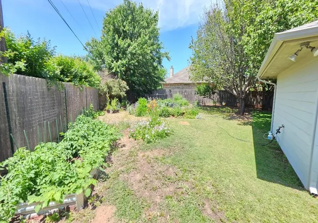 Photo 3 of Single family home for sale at 5324 Mission Cir, Granbury, TX 76049 | MLS# 21266800 | Listing updated on 2026-09-29