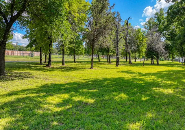 Photo 3 of Sale Pending at 315 Arborview Dr, Weatherford, TX 76088 | MLS# 21261135 | Listing updated on 2026-09-14