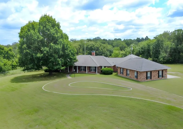 Photo 1 of Single family home for sale at 13001 Stonebridge Rd, Argyle, TX 76226 | MLS# 21267488 | Listing updated on 2026-10-01