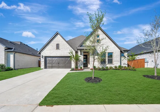 Photo 1 of Sale Pending at 721 Shinnery Oak Wy, Waxahachie, TX 75165 | MLS# 21268208 | Listing updated on 2026-09-14