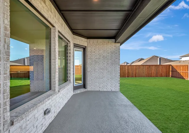 Photo 3 of Sale Pending at 721 Shinnery Oak Wy, Waxahachie, TX 75165 | MLS# 21268208 | Listing updated on 2026-09-14
