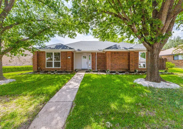 Photo 1 of Single family home for sale at 713 Bridgewater Ln, Mesquite, TX 75181 | MLS# 21268414 | Listing updated on 2026-09-10