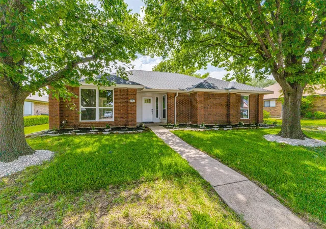 Photo 2 of Single family home for sale at 713 Bridgewater Ln, Mesquite, TX 75181 | MLS# 21268414 | Listing updated on 2026-09-10
