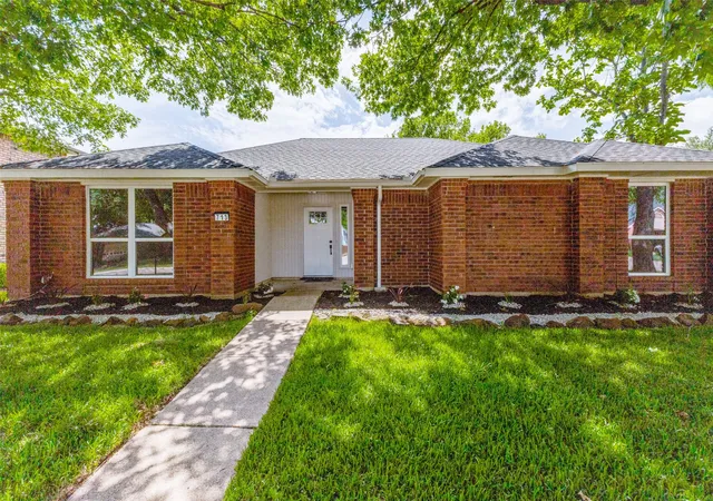 Photo 3 of Single family home for sale at 713 Bridgewater Ln, Mesquite, TX 75181 | MLS# 21268414 | Listing updated on 2026-09-10