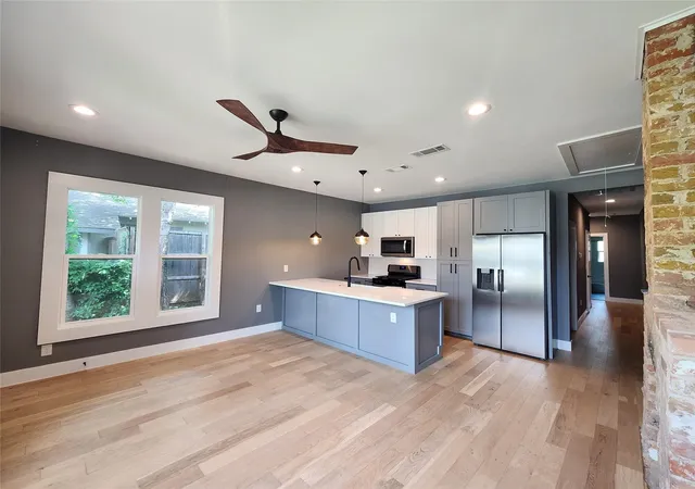 Photo 4 of Single family home for sale at 208 N Waverly Dr #206-208, Dallas, TX 75208 | MLS# 21268134 | Listing updated on 2026-09-09