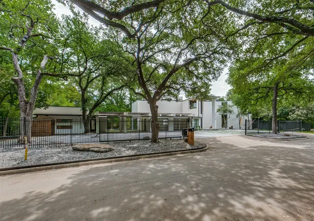Photo 3 of Sale Pending at 9930 Strait Ln, Dallas, TX 75220 | MLS# 21264694 | Listing updated on 2026-09-09