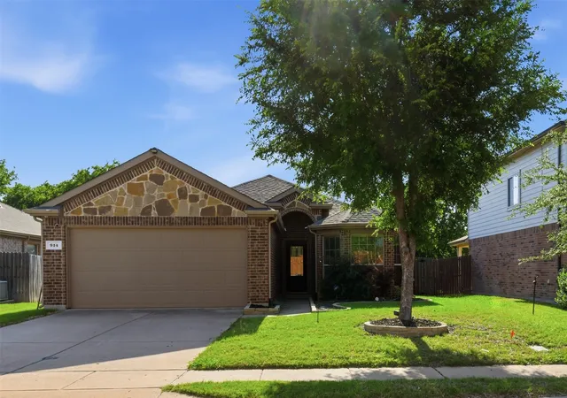Photo 1 of Single family home for sale at 914 Cottonwood Trl, Anna, TX 75409 | MLS# 21259863 | Listing updated on 2026-08-01