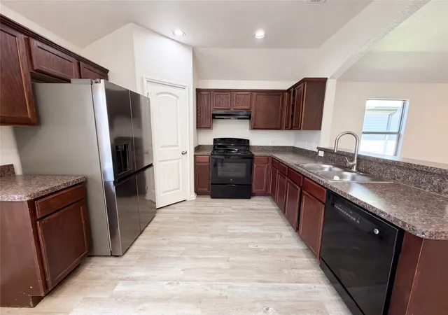Photo 2 of Sale Pending at 2824 Saint Bernard Dr, Dallas, TX 75233 | MLS# 21268584 | Listing updated on 2026-09-11