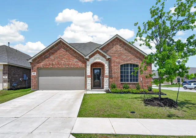 Photo 2 of Single family home for sale at 8205 Green Heron Dr, Mc Kinney, TX 75071 | MLS# 21268055 | Listing updated on 2026-10-02