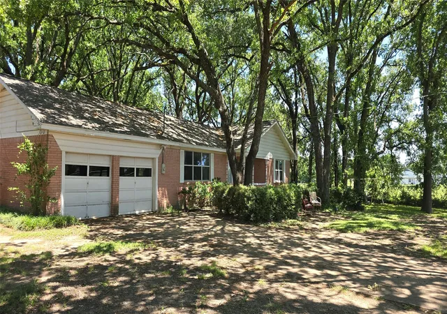Photo 2 of Single family home for sale at 610 N Fm Rd #1389, Seagoville, TX 75159 | MLS# 21268641 | Listing updated on 2026-09-10